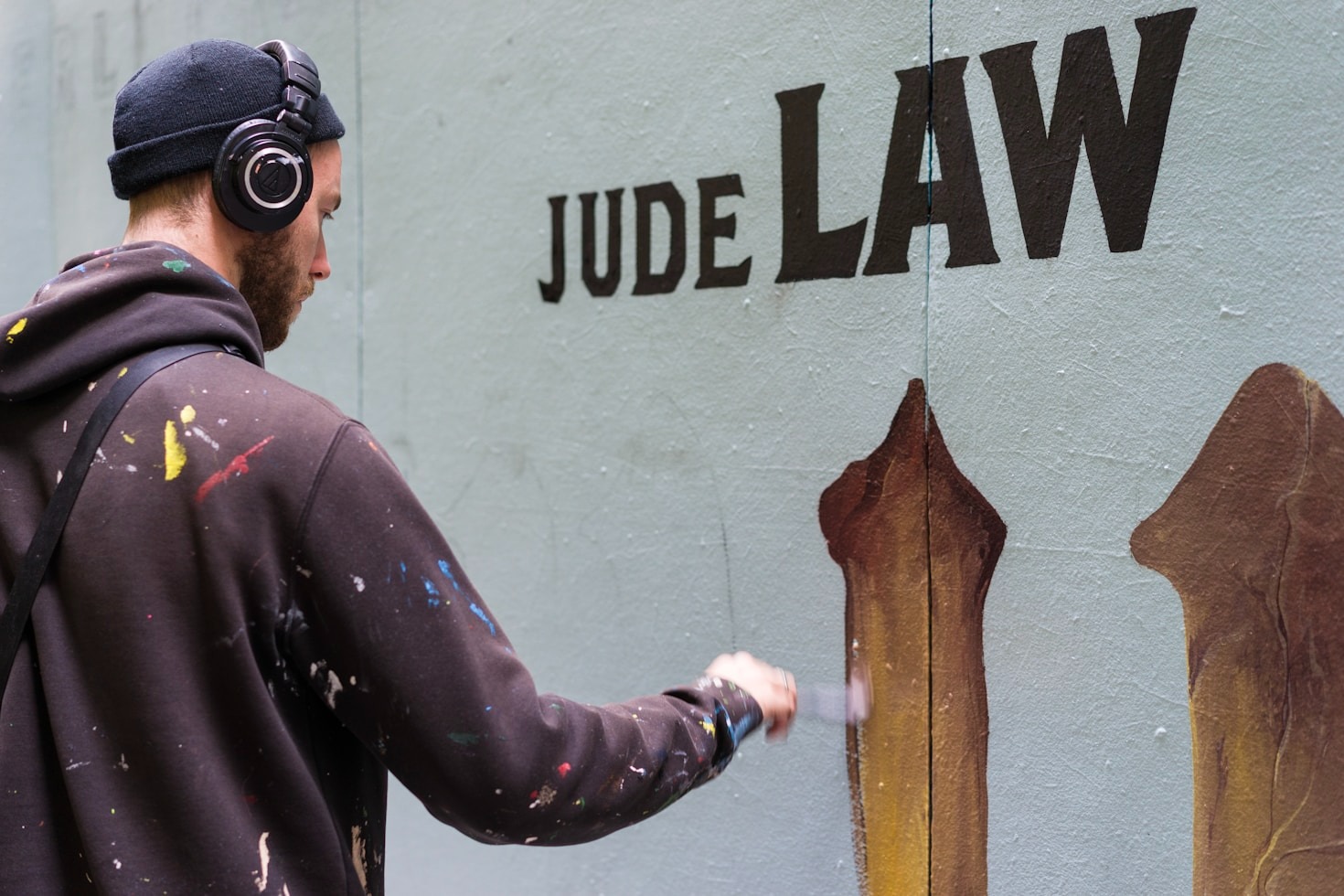 Creating Stories with a Chaotic Edge